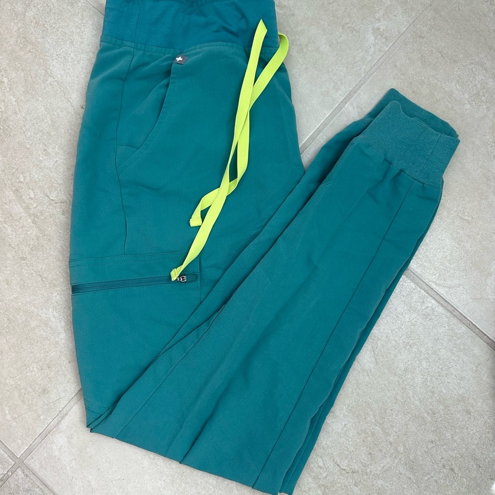 Figs Jogger Scrubs